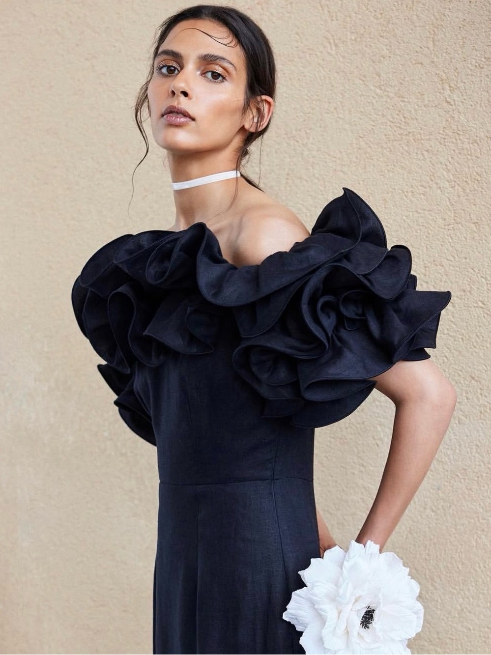 Giacinto dress Gul Hurgek - Black Strapless Ruffle-Sleeve Gown